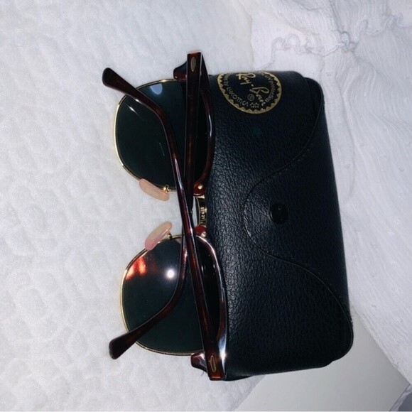 frame Ray-Ban RB3016 Clubmaster Classic Sunglasses, unisex with a Ray-Ban case. - Picture 6 of 10